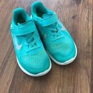 Toddler girl Nike sneakers